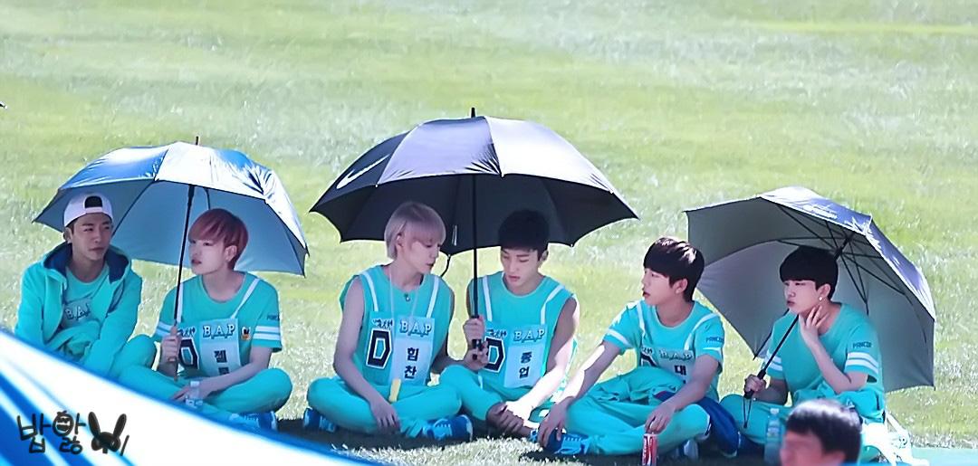 Jongupshines's tweet photo. Sweet memories #HimUp https://t.co/clNHwvjjs9