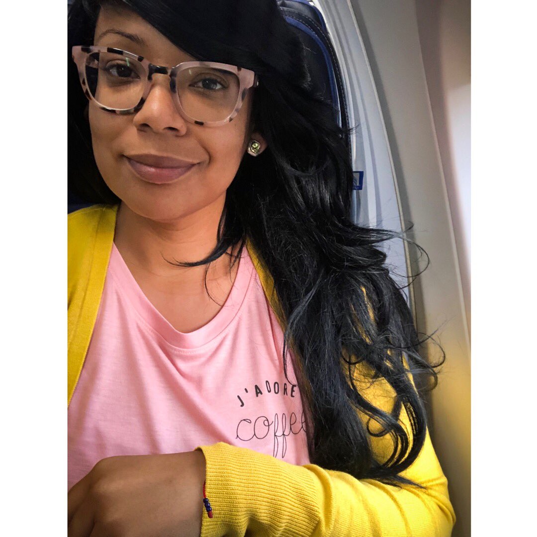 bellamabella's tweet photo. The face of someone who has waited for @united flight 446 since 11am this morning. Someone who had a serious emergency surgery and tried to pay for an upgrade seat (im in pain) and was told no. Someone who just wants to go home . #NeverFlyingUnitedAgain https://t.co/aWxPUJHsko