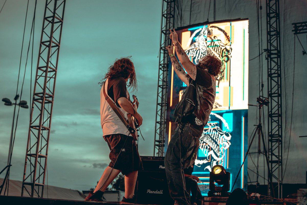 ¿Ya checaron el video en vivo que se rifó <a href="/RiffLabs/">Riff Labs</a>?

#Down #Lifer youtu.be/tECLJF1D0vM