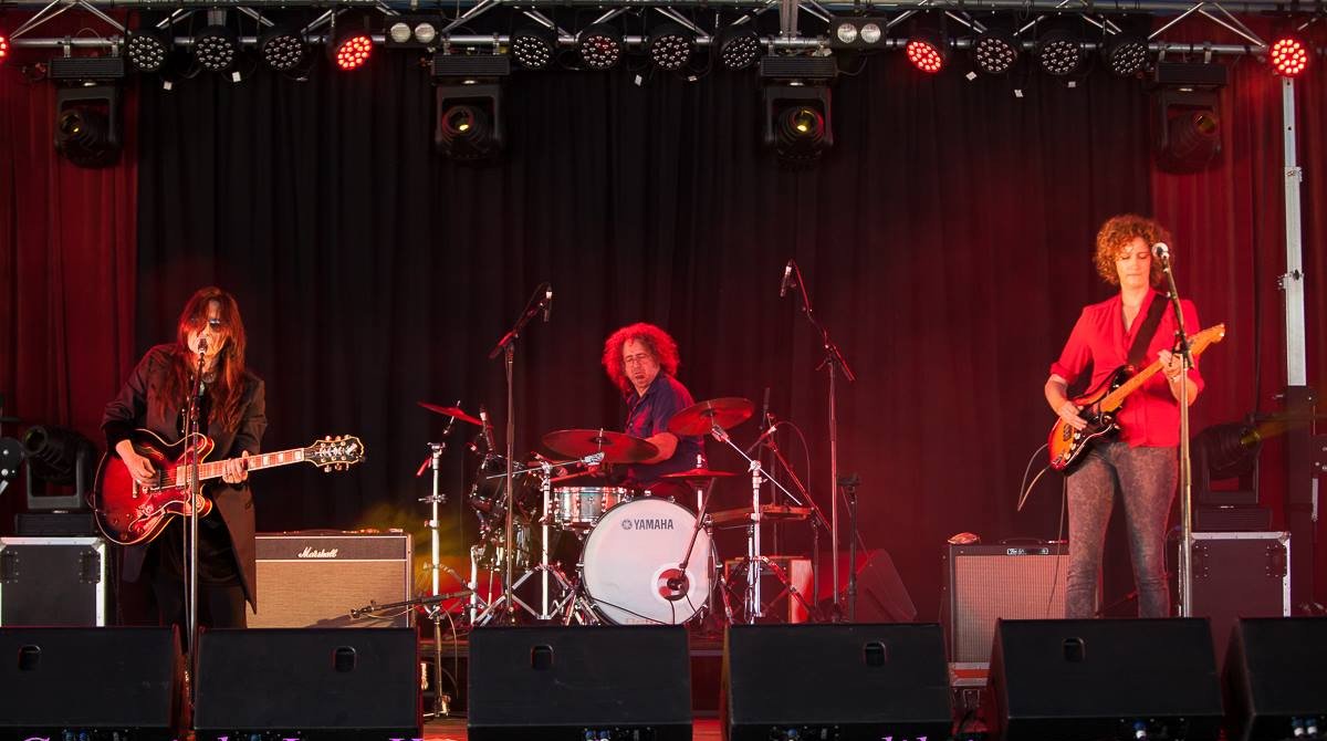 MissChatJOY's tweet photo. #np 'I Never Kissed Her' by Melbourne swamp-blues outfit Opelousas Kerri Simpson, @alison_ferrier and Anthony 'Shorty' Shortte) on Australia's fabulous LGBTIQ radio station, @JOY949 - from their debut album OPELOUSIFIED https://t.co/eNIwItPot1