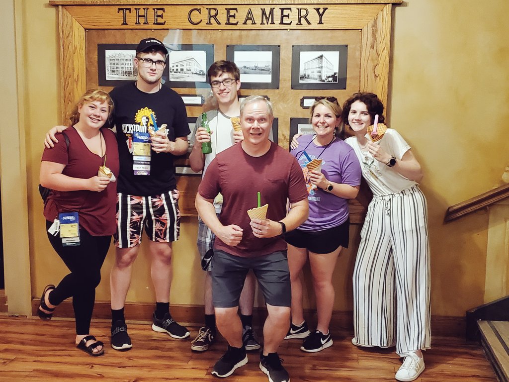 KickapooTheatre's tweet image. Ice Cream stop before our last show! Photo cred: Carter Rowe @KickapooChiefs #khstheatre