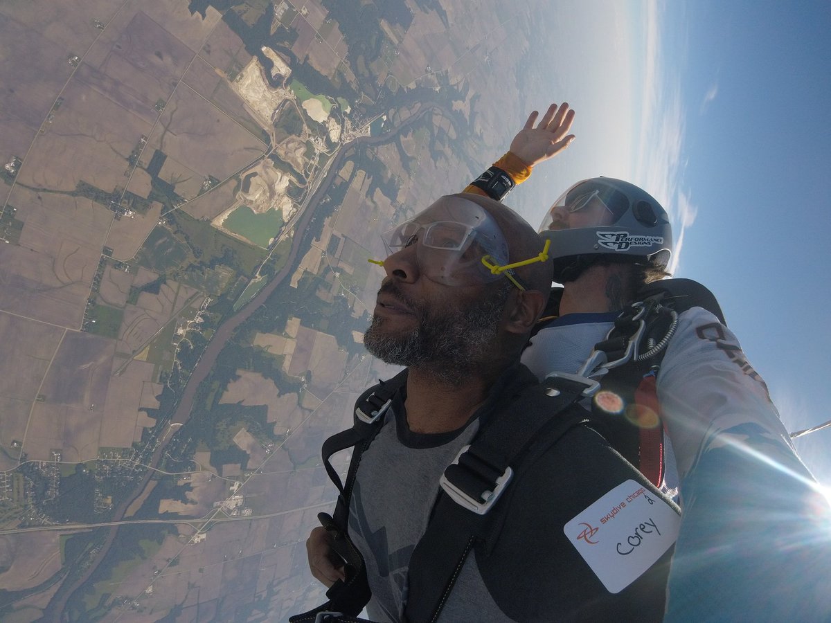cdlyons74's tweet photo. Another successful jump at Skydive Chicago!!
#ysbh #ShareYourSign https://t.co/66p4hbnkEf