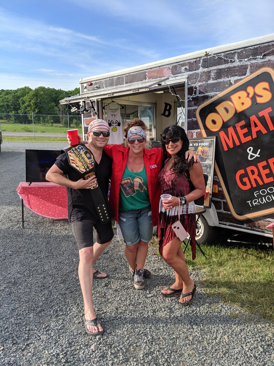 MoR_Grendaleez's tweet photo. Meeting great people and having good times
#CountryFest2019 @TheODBBAM #WantMoR https://t.co/dknpqApbTu