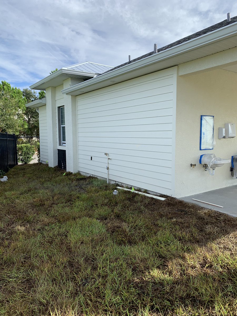 JosephPinzon11's tweet image. Commercial job? No problem! LJ Painting is licensed and insured! 😁🙋‍♂️📃🖊💯💪👏🙌