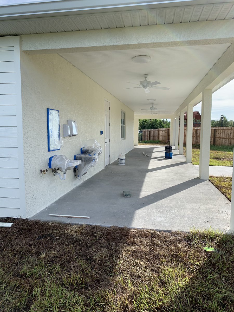 JosephPinzon11's tweet image. Commercial job? No problem! LJ Painting is licensed and insured! 😁🙋‍♂️📃🖊💯💪👏🙌