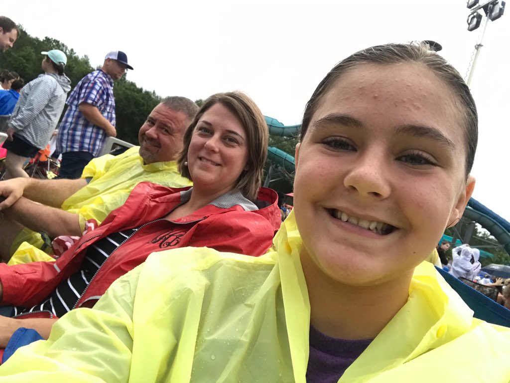 ScottyWHattaway's tweet photo. #Bravingtheelements #missingMadison with 2/3 of my girls @Lauren_Daigle #MaggiesFavorite https://t.co/CzubR7njdb