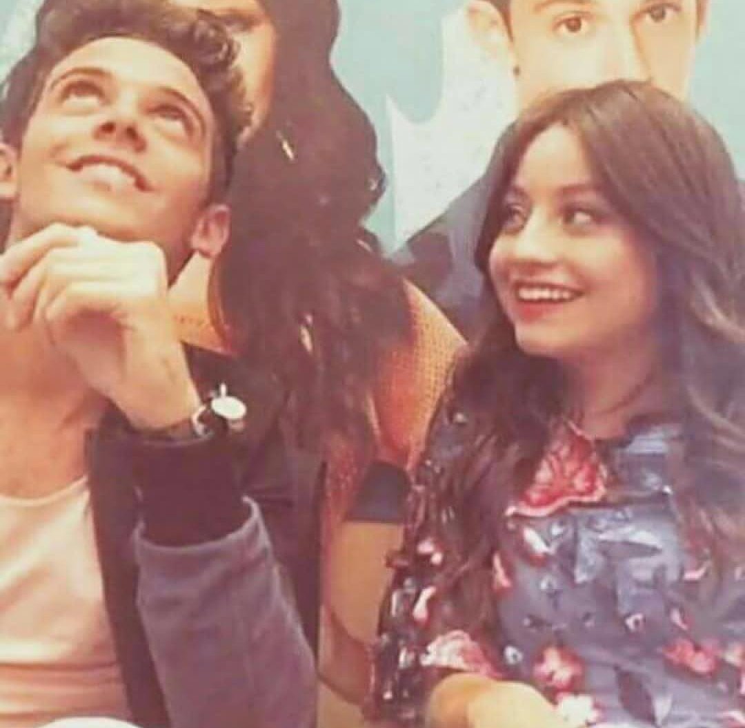 invisibletether's tweet photo. Para mΓ estas imΓ‘genes tienen un significado ENORME.
#RuggeroPasquarelliTrendy #KarolSevilla #SoyLuna #KCAMexico2018 https://t.co/KOoNMcTn4y