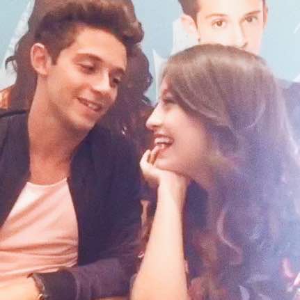 invisibletether's tweet photo. Para mΓ estas imΓ‘genes tienen un significado ENORME.
#RuggeroPasquarelliTrendy #KarolSevilla #SoyLuna #KCAMexico2018 https://t.co/KOoNMcTn4y