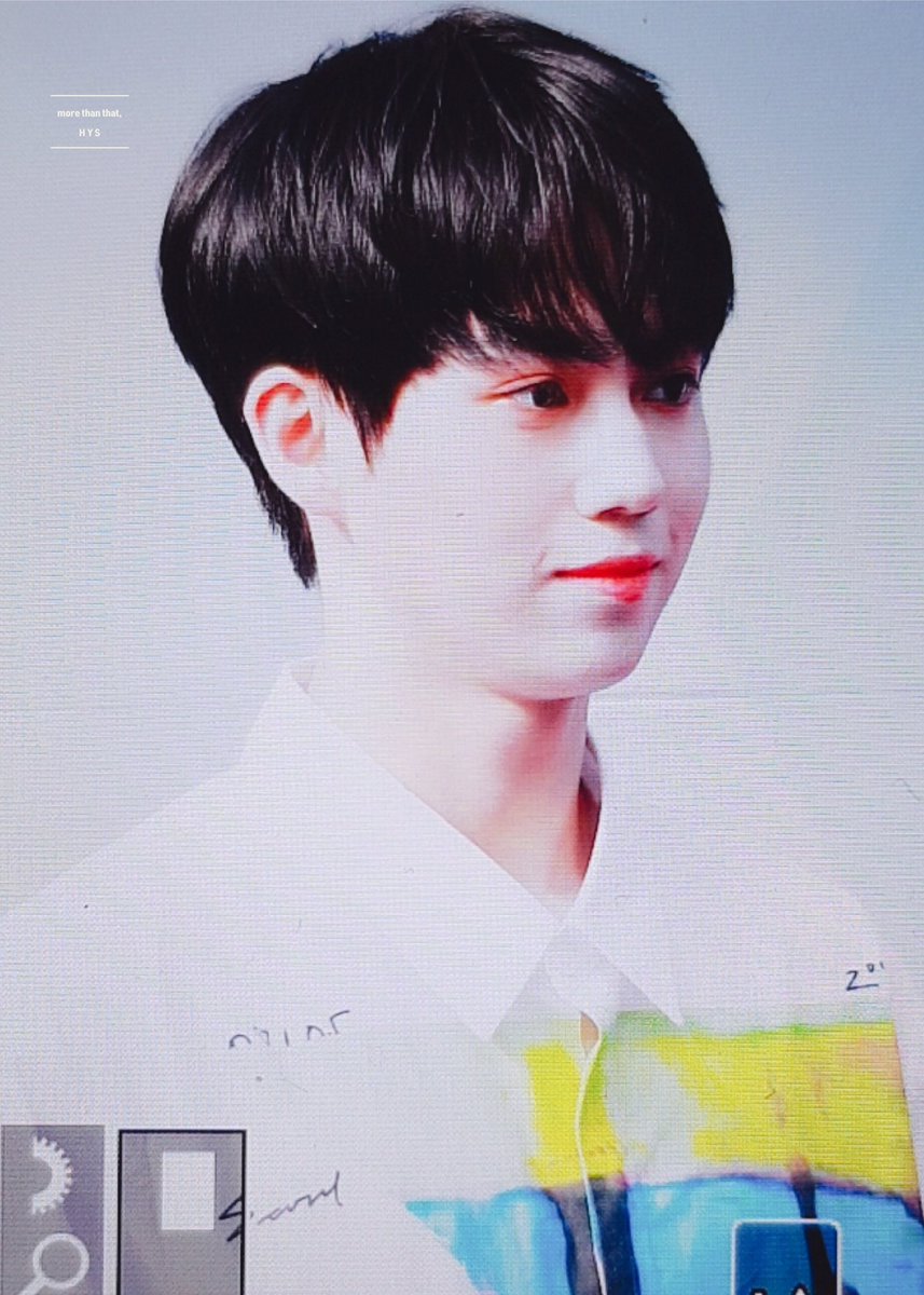 morethanthat_H's tweet photo. 190630, 블루카펫 출근길

윤성이 미모에 
더위가 싹가심
윤성아 데뷔하자ㅠㅠㅠㅠㅠㅠㅠㅠ

국프님들 우리 윤성이좀보세요🤦🏻‍♀️❤️

#황윤성 #윤성 
#PRODUCE_X_101 https://t.co/TsmeFNTDM0