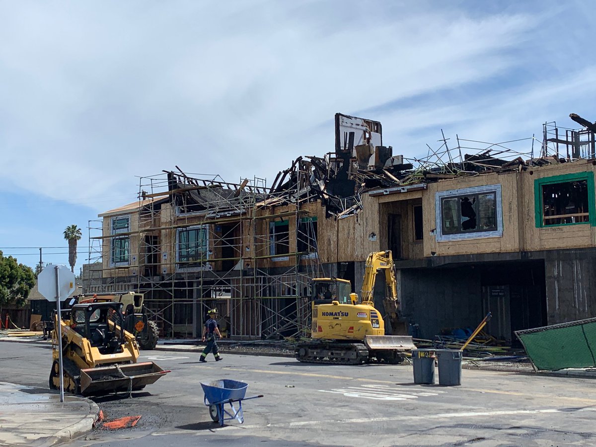 SantaClaraFD's tweet photo. Firefighters continued to secure the fire scene today by addressing remaining collapse hazards. El Camino Real open to traffic. Fire investigators continue with their investigation into the fire cause and location of origin. https://t.co/qjtinMHurT