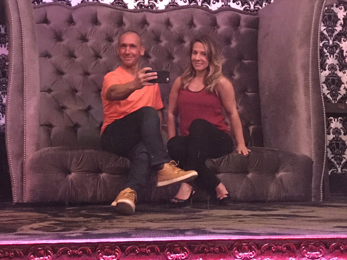 DaveKich's tweet photo. The #CLE Experience.
@thingsbymelanie #The9CLE #Cleveland #ThisIsCLE #TheVault #selfie @The9CLE https://t.co/lnDpqKGKyK