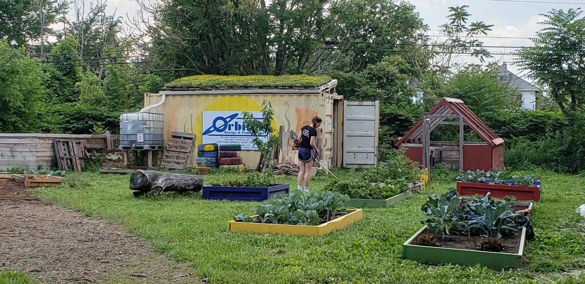 NRGAllianceGrp's tweet photo. Spent the morning working with some amazing pioneers creating sustainable housing in Detroit. Thanks to the entire @MotownMovement team for making it happen! #MotownMovement #EAGSavesNRG https://t.co/EgWhIKlEA3