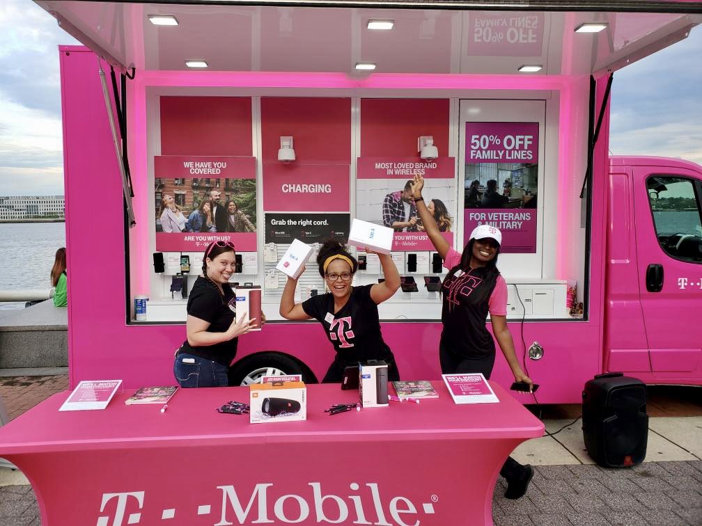 KEN_EECHiwa's tweet photo. Coming to an event near you lol #NERules #SoMuchPersonality #SeriousFun #WAWAWelcomeAmerica https://t.co/9xvDWvJ7JW