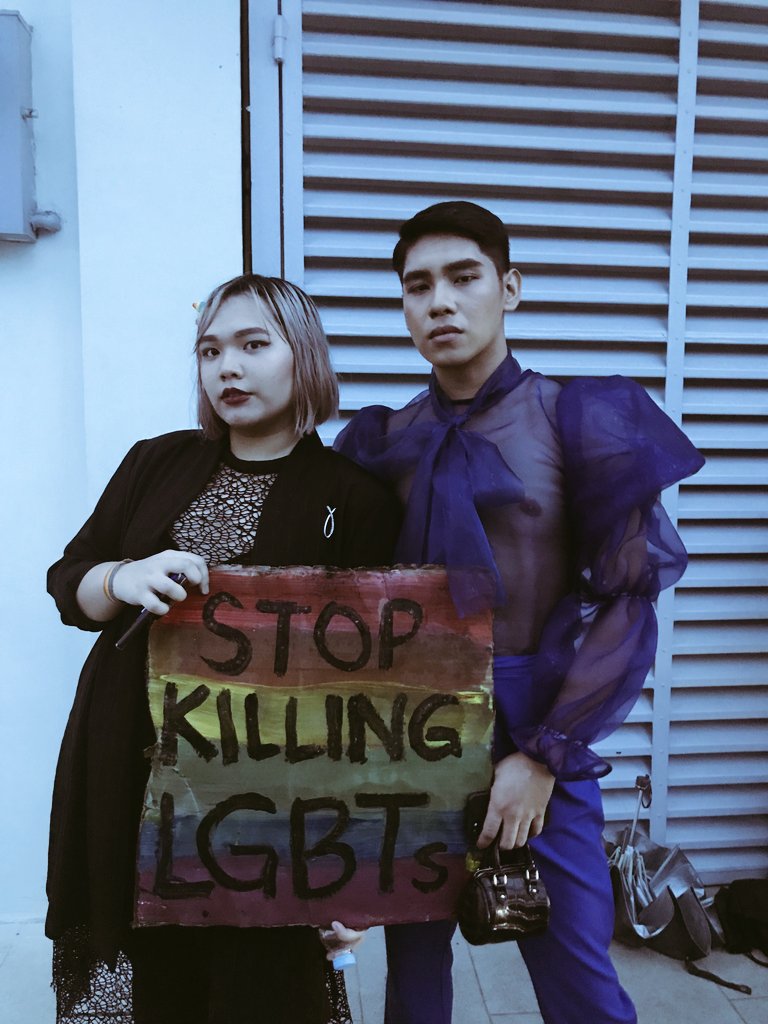 ImLadyVanessaZ's tweet photo. Let boys be feminine. Stop hurting them! #LETBOYSBEFEMININE #MillennialsForPride #ResistTogether #Pride https://t.co/fSFN6GxOzx