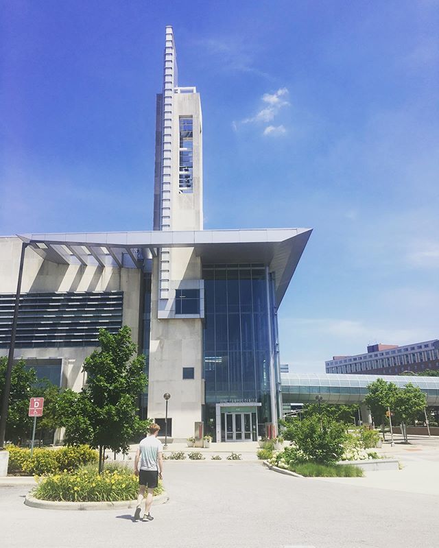 Beautiful day to film around #iupui w my guy <a href="/jamesvavrek/">Jimbo V</a> ift.tt/2ZYv4DQ