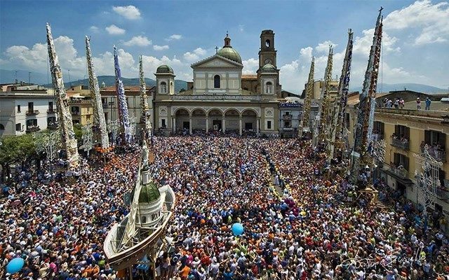 S. Paolino, ovvero la Festa dei Gigli di Nola linkazzato.it/s-paolino-ovve…