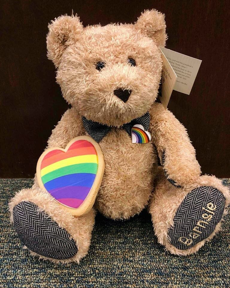 BNFullertonBuzz's tweet photo. "Itโs whatโs on the inside that matters most"
โค๐๐๐๐โฅ
#BNCafรฉ's #RainbowCake was made to be shared. A slice is nice, but you can take a whole cake home to your loved ones!
#Pride #BNPride #PrideMonth #BN #loveislove #bnfullerton
#bntheknow #lgbtq #rockthesample https://t.co/SGB4odyPUq