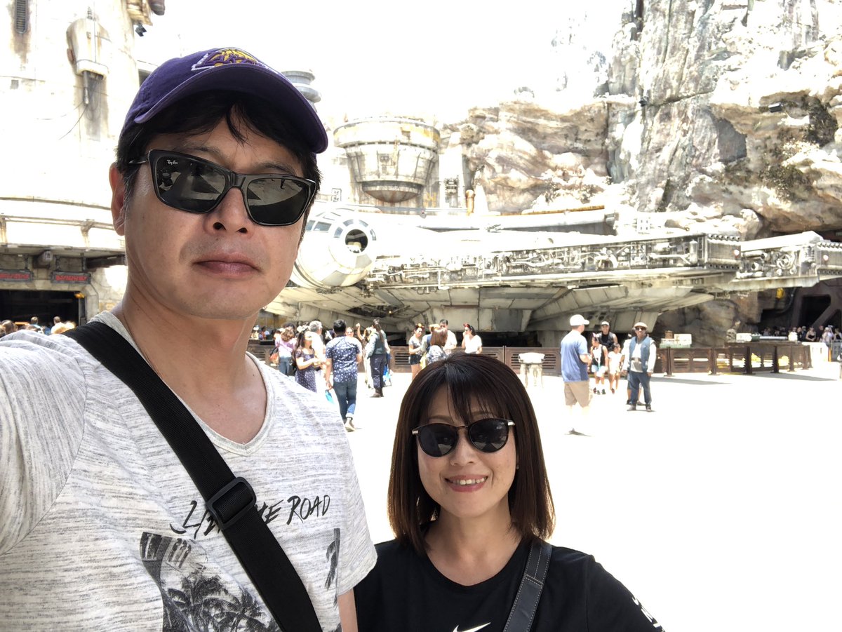 Mj23ki 今日はアナハイムのディズニーランドに 新しくできたstar Wars のgalaxy Edgeに行ってきた アトラクションはファストパスが まだ無く90分待ちだった