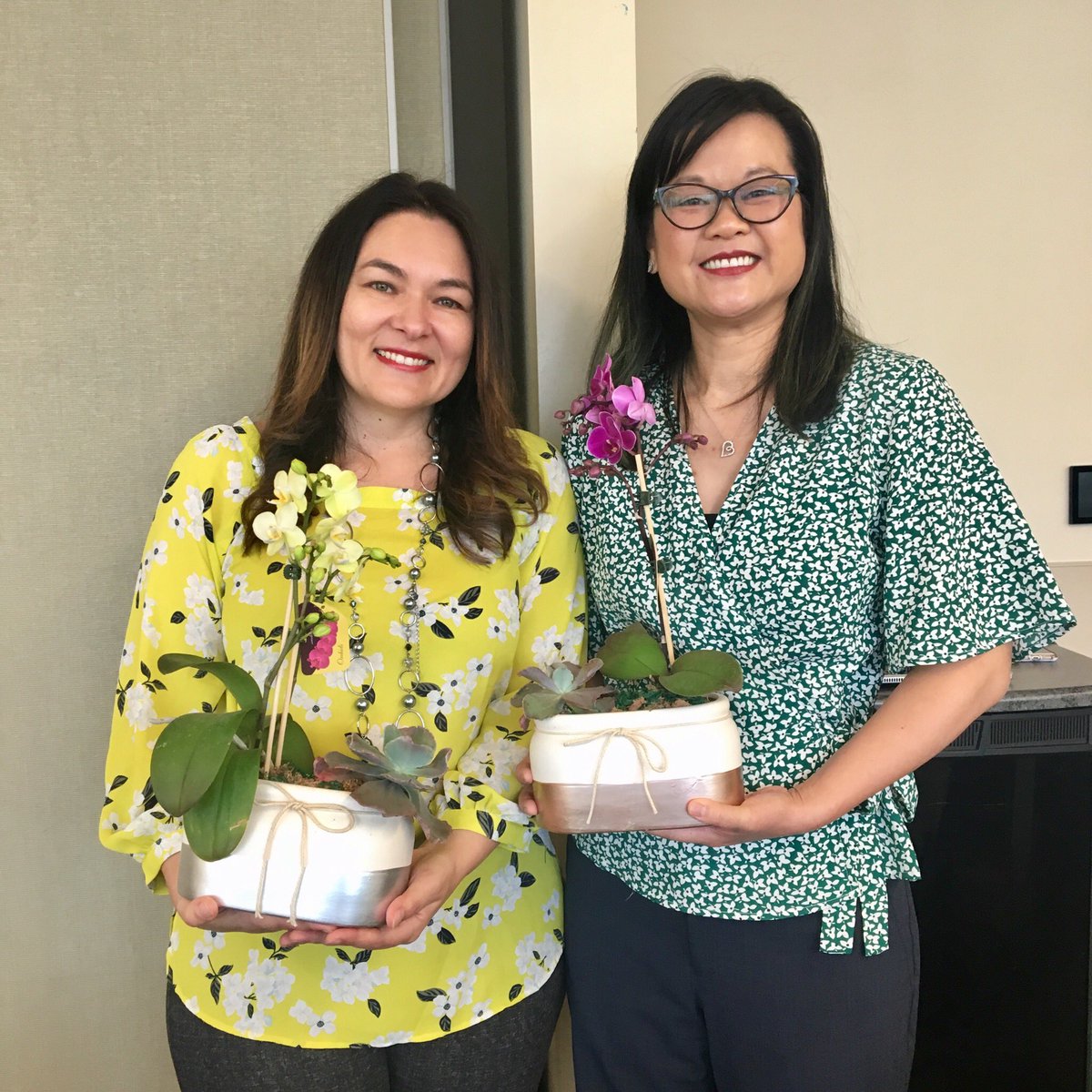 CSUSchoolOfEd's tweet photo. #tfw you leave a faculty meeting after being celebrated for earning tenure and meet Cam on the plaza.

Congrats, @SusanaPhD and @spamfriedrice!

#csuschoolofeducation #csusoe #research #highereducation #highered #education #csuram #coloradostate #highereducationleadership https://t.co/TfLVuNfHPd