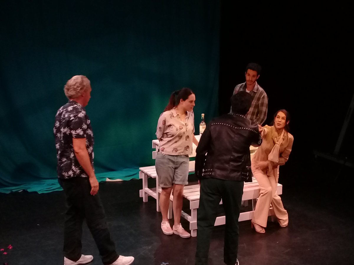 VamosAlTeatr0's tweet photo. Lunes es de @EEmpezo en @ForoLucerna 830pm una historia familiar que mueve fibras 🎭🎭

Amplia Recomendación para iniciar la semana 🕋

Todos #VamosAlTeatro https://t.co/96K5pejuHH