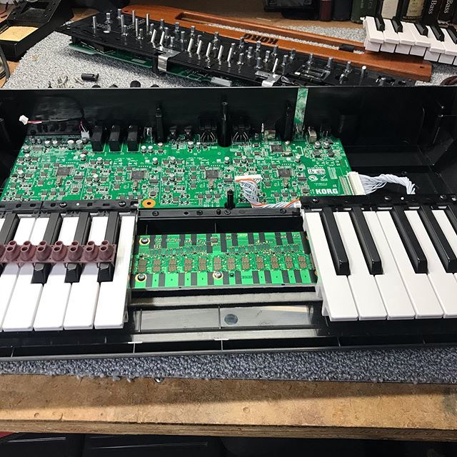 TRVR_Handwired's tweet photo. #minilogue firmware update. 🤪 https://t.co/DbrPoOeclB https://t.co/46VOeaqoEE