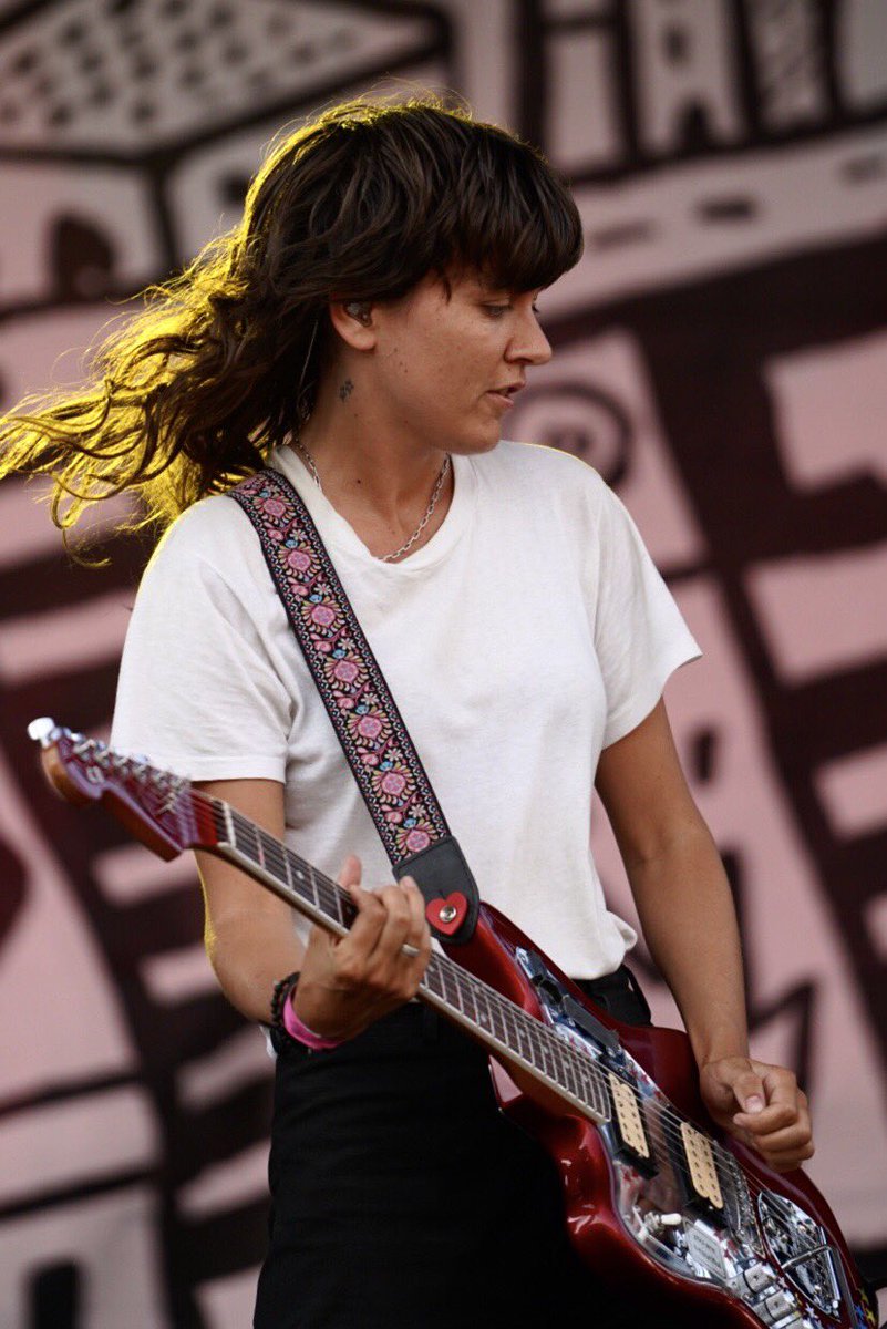 fantailmedia's tweet photo. @ChrisRstrib @courtneymelba #firstthreesongs wasn’t exactly yacht rock either😊🤘🏻🤘🏻🤘🏻🤘🏻🤘🏻🎶 https://t.co/W2TkU1YxG7