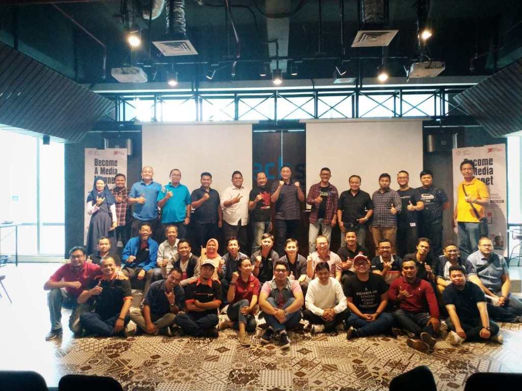 fastnlow's tweet photo. Toyota Owner Club Ikuti Media Training Bertema ‘Become Media Magnet” https://t.co/VlvTLYNdqK https://t.co/JHnSk0k3le