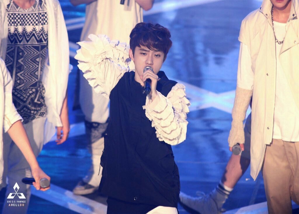 DKSLatam's tweet photo. [Stars And Wishes for D.O. ~ Día 3] ✨💫

Como olvidar este oufit que utilizó Kyungsoo durante la emisión del Show Champion el 19 de junio de 2013

#StarsAndWishesforDO
#SingerDO
@weareoneEXO https://t.co/CkoUMfyzyt