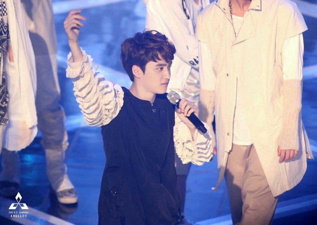 DKSLatam's tweet photo. [Stars And Wishes for D.O. ~ Día 3] ✨💫

Como olvidar este oufit que utilizó Kyungsoo durante la emisión del Show Champion el 19 de junio de 2013

#StarsAndWishesforDO
#SingerDO
@weareoneEXO https://t.co/CkoUMfyzyt