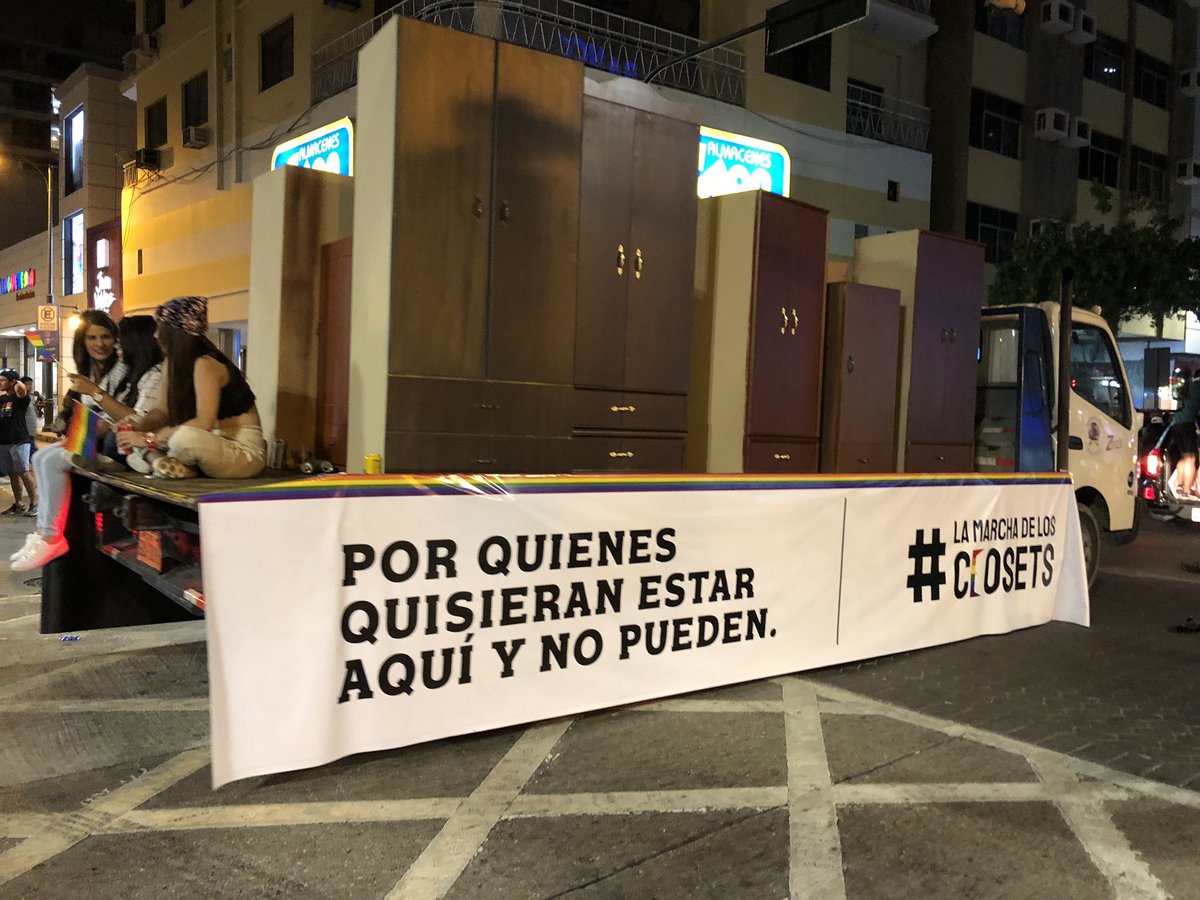 moniquemendoza's tweet photo. El camión con los #Clósets desfiló este #29Jun2019 ‘Por quienes quisieran estar aquí y no pueden’. #Orgullo2019 #PorUnEcuadorDiverso #PorElRespeto https://t.co/1m6zPH0Scm