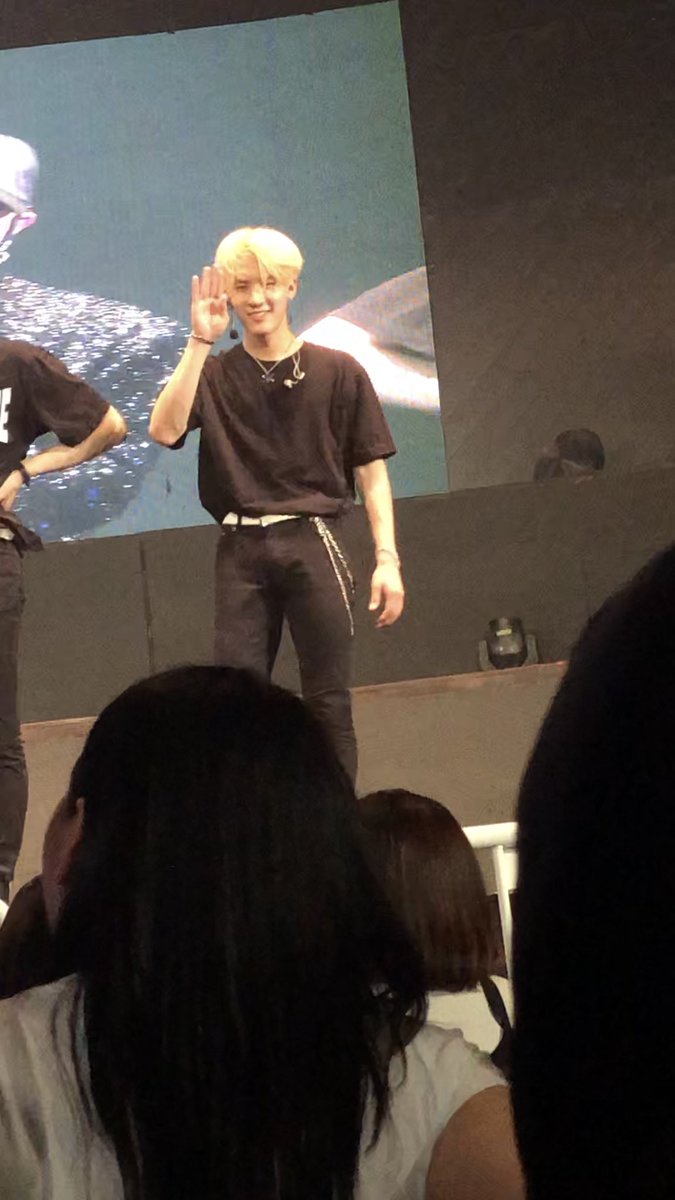 merthamerr's tweet photo. [190622] BEST DAY EVER. BEST CONCERT EVER. ♥️ https://t.co/nkygIvw2zQ