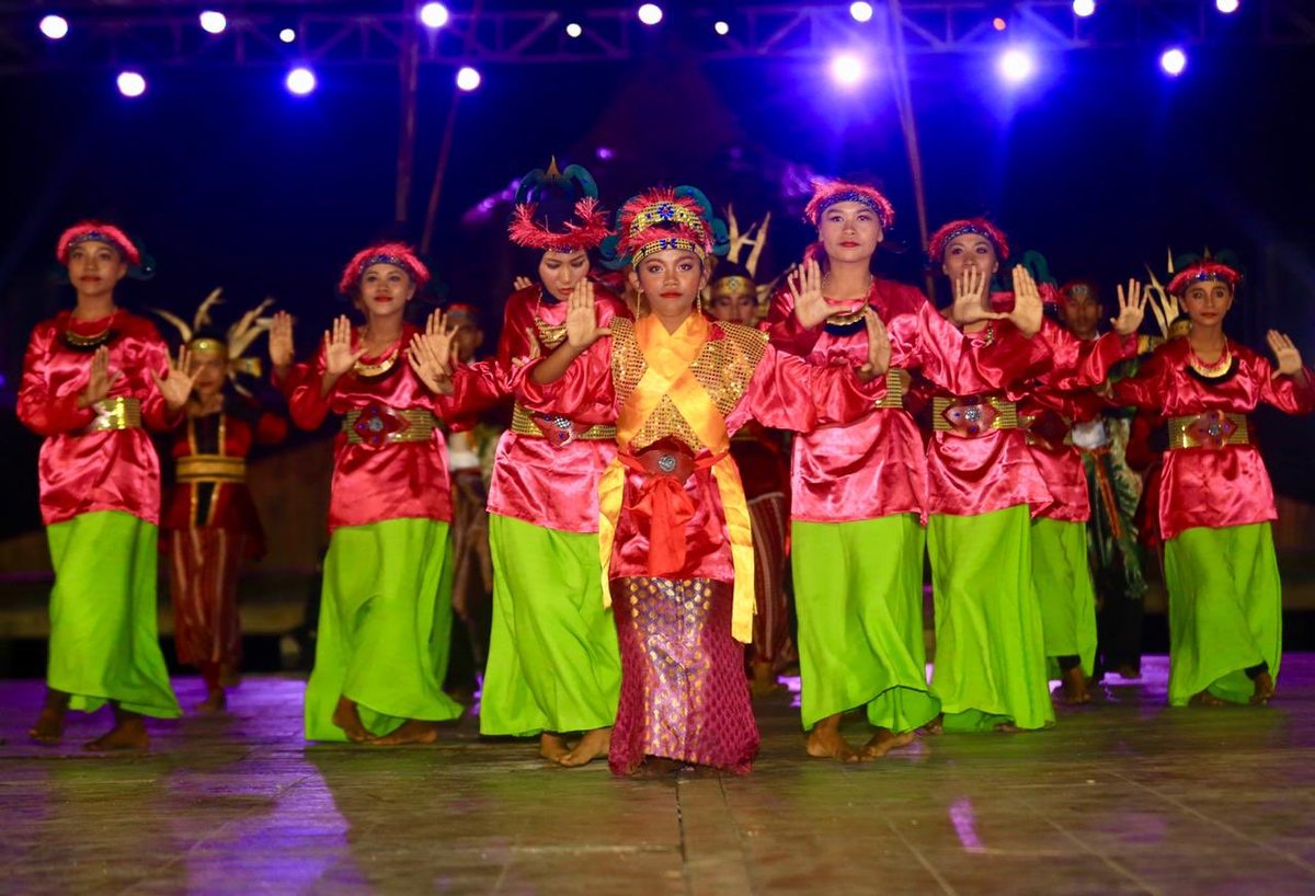 TelukJailolo's tweet photo. Kemeriahan puncak Calender of Event #festivaltelukjailolo https://t.co/1ZnXPrEKhL