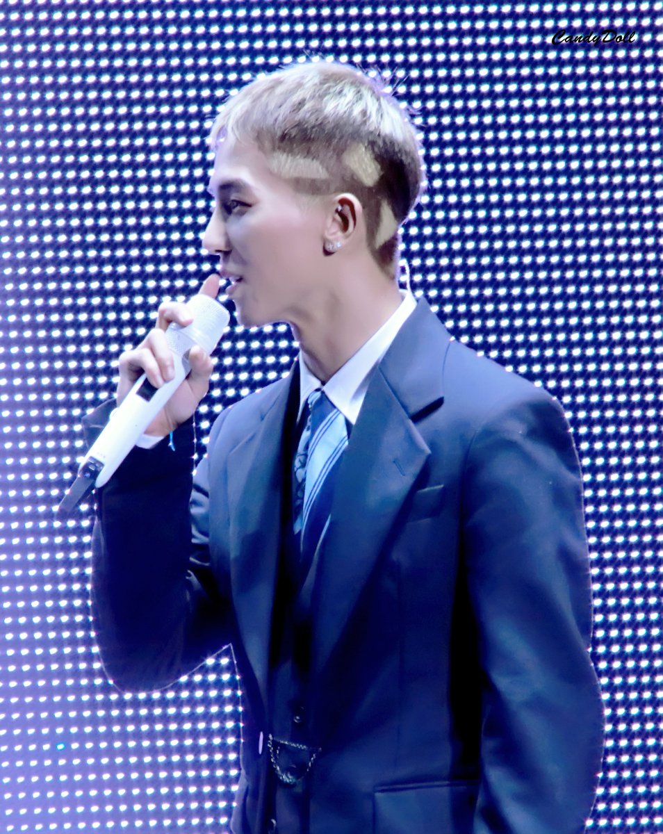 CandyDoll_0330's tweet photo. 190629 WWIC 2019 1부 @official_mino_
The suit is a modern gentleman's armour.
——<Kingsman>
#WINNER #위너 #WWIC219 #송민호 #MINO https://t.co/MswwfqhH0W