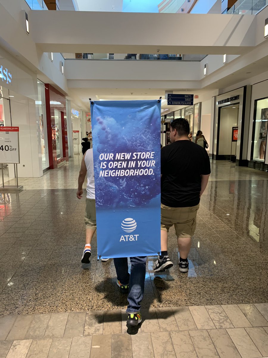 OmarFloresNAE's tweet photo. What a day !Can we say ENTERTAINMENT #4 and it’s a DTV PREMIUM ! Congrats to this family , they are walking out wAtching ! Shot out to @Ciara_Wills for always being such a great leader and inspiring us! #MARKETINGONTHEMOVE #Drivingtraffic @404girl @ATTPortablesEVD @elthonmunoz https://t.co/oW86l7ajIN