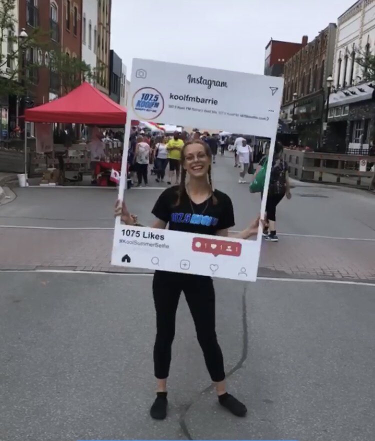BKnipfelRadio's tweet photo. Today I worked what felt like the longest shift ever at #PromenadeDays but I must say it was unreal. The people I met, things I saw and the tan I got was well worth it! Let’s do it all again tomorrow!! https://t.co/lt1cIRm8B0
