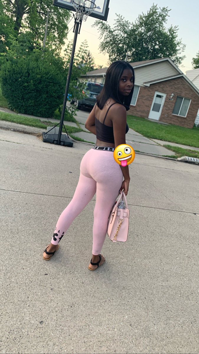 Lil_Conceitedd's tweet photo. Big momma https://t.co/ajqN0aIr2i