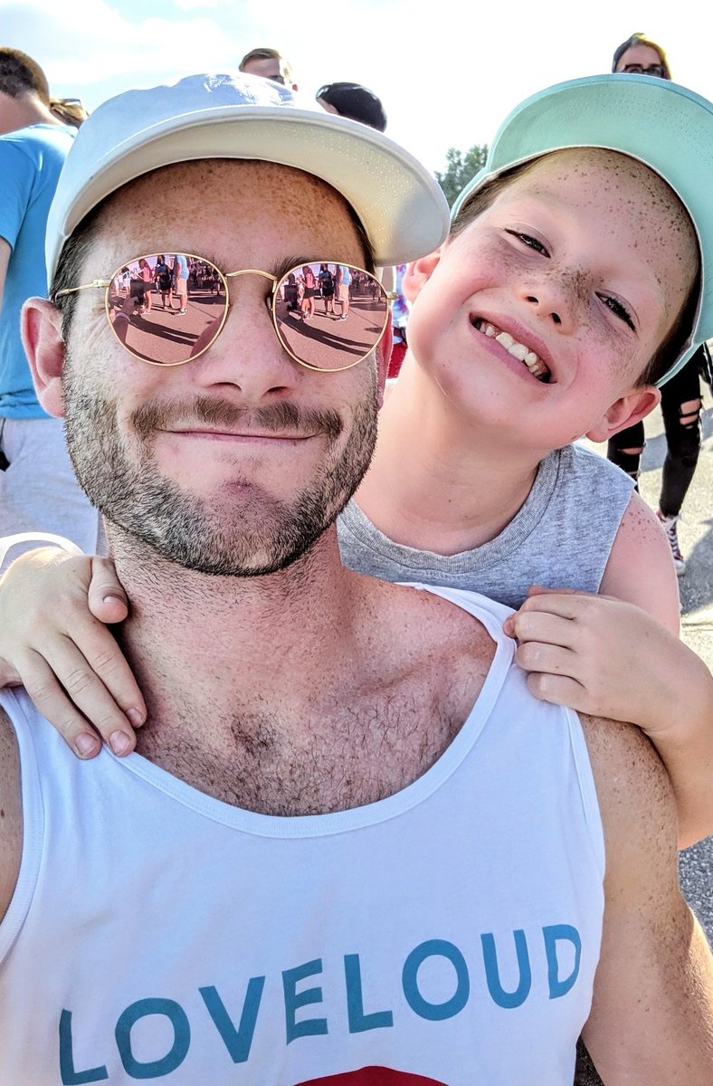 dadndaddies's tweet photo. Here @LOVELOUDfest !!! #TurnUpTheLove https://t.co/bYUIisyUKZ