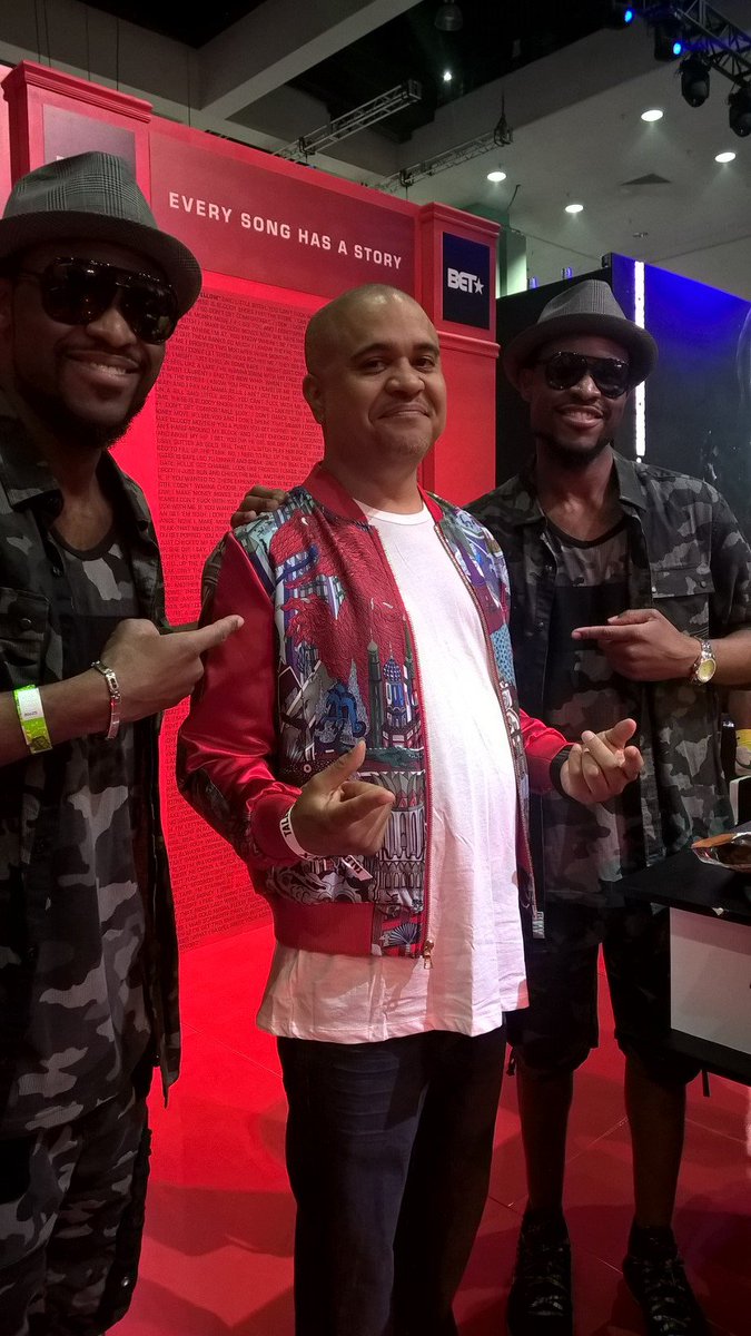MALLTWINSAC's tweet photo. @MALLTWINS @irvgotti187 @murderincrecords @TalesOnBET @BETExperience #IrvGotti #MurderInc #TALESonBET #EverythingWeDoIsLegendary💯 https://t.co/bKbX5RlWlz