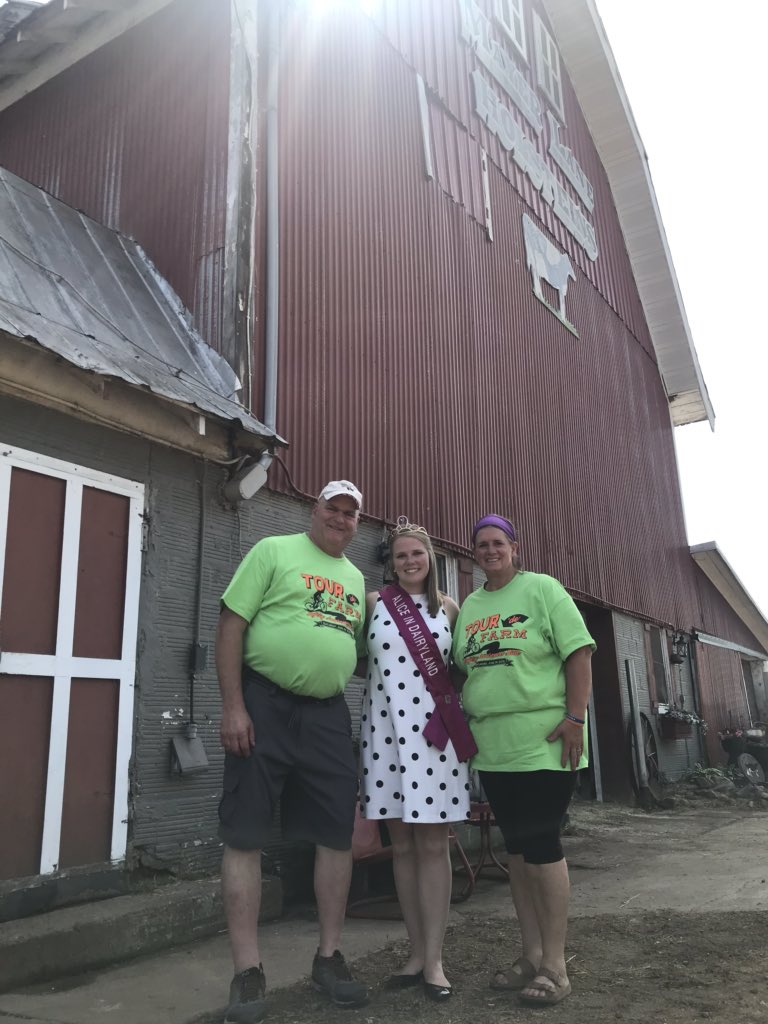 Alice_Dairyland's tweet photo. Farm safety, both physical &amp; mental, is important.

The 2nd annual Tour ‘de Farm Safety Awareness Bike Ride took place in Bloomer today!

Safety demonstrations were held at four local agribusinesses along the route.

#PromoteSafety #SafetyFirst #BikeTour #WisconsinAgriculture https://t.co/Vz87q2GhZf