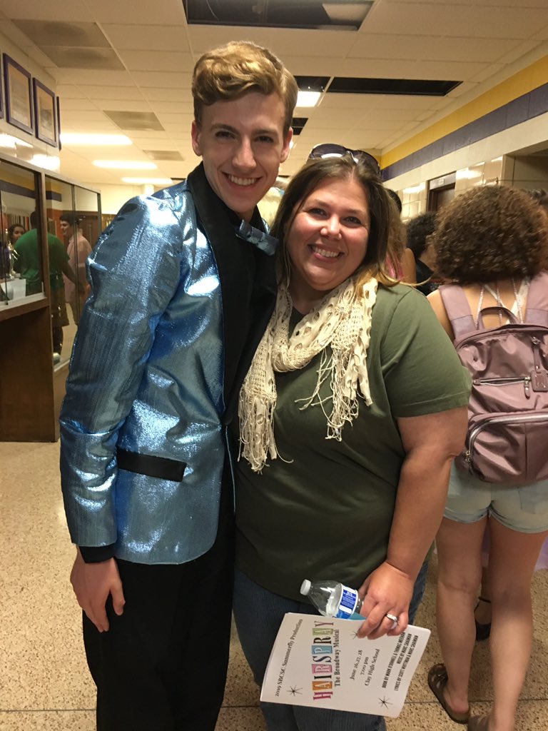 kris10_beee's tweet photo. Aaaa...mazing! South Bend has such talent. What a fun show and great story too! #SBCSC #Summerfly #Hairspray https://t.co/KA7w6sDbCi