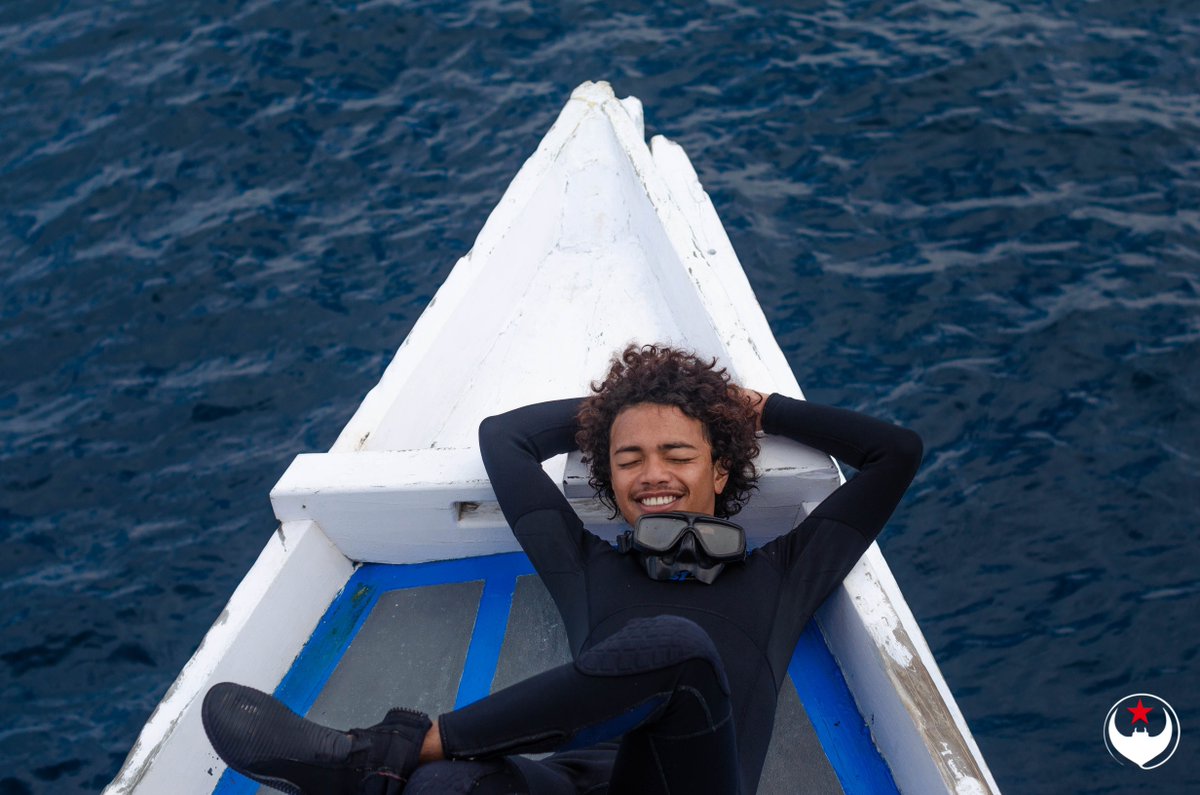 ScubaReps's tweet image. Kick back, relax and enjoy the blue.