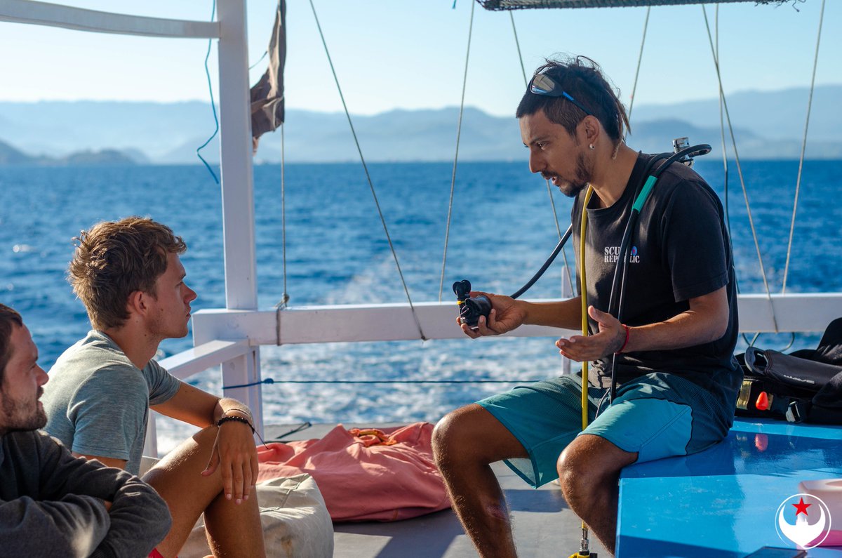 ScubaReps's tweet image. Kick back, relax and enjoy the blue.