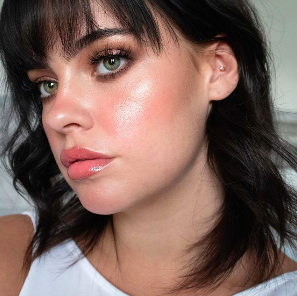 socialeyeslash's tweet photo. Brunette beautyyyyy @juliaadams 🙋🏻‍♀️Loving you in our Vixen lashes. Also obsessed with your glowy skin, like, tell us your secrets! #SocialEyesLashes https://t.co/06ciAZ2TNe