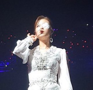 naye___on's tweet photo. my baby :( 

 #GetWellSoonJeongyeon https://t.co/bUFFW4vRZt
