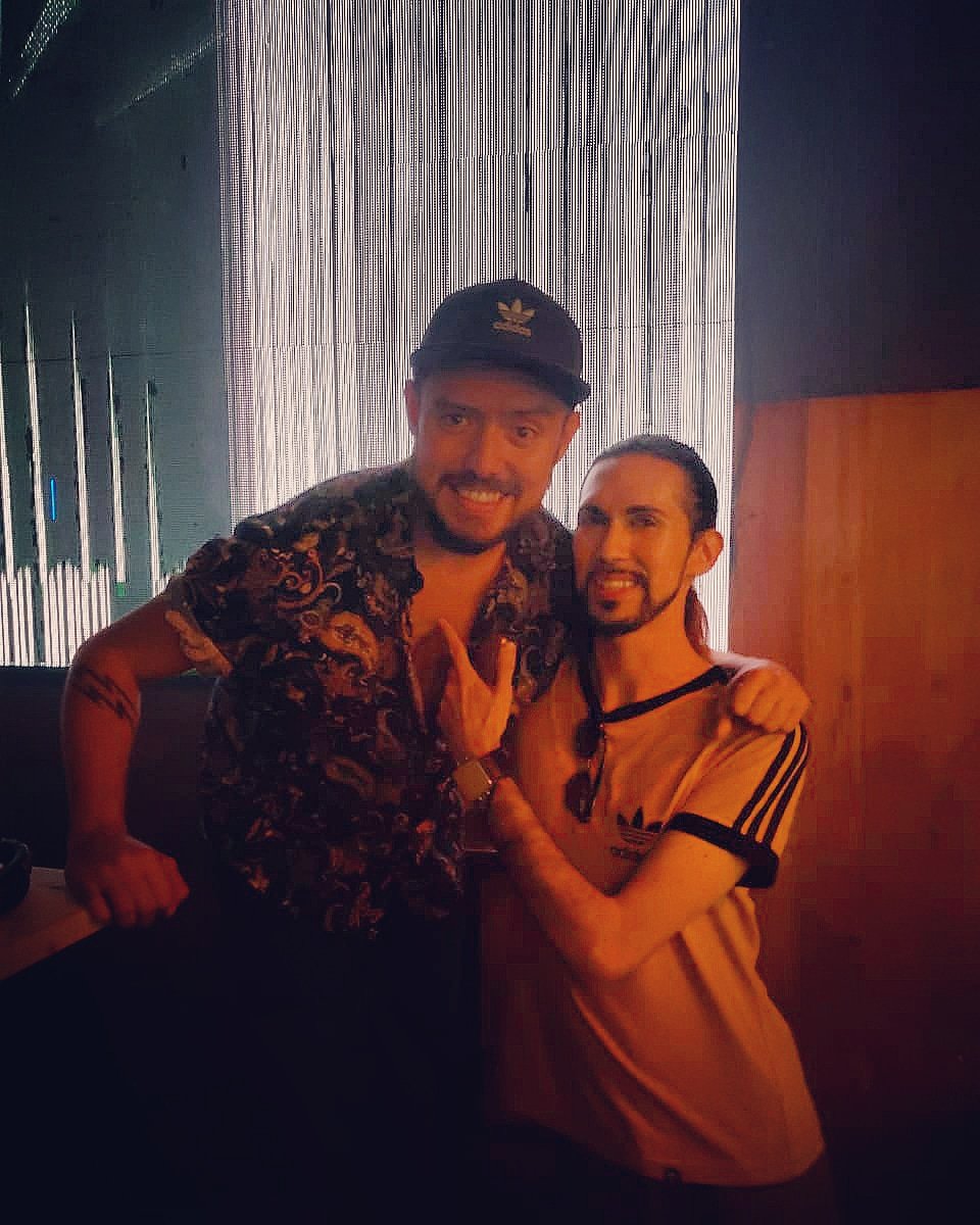 ExeSpears's tweet photo. #WorkBar con @djandrescapra 🎧
.
.
#Pride #PrideMonth #loveislove #pride2019 #Stonewall50 #Stonewall https://t.co/hulQFKF5xH