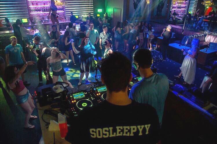 _WheresChrisAt's tweet photo. Still catching up on sleep, but still buzzing from how well last night went! 🙌🏼

Thanks so mich to everyone that came to support and to @BassTherapy_  and the @morebass squad for your help in making our “Straight Outta Bed” tour stop a night to remember! https://t.co/FqQ6cE6tkC