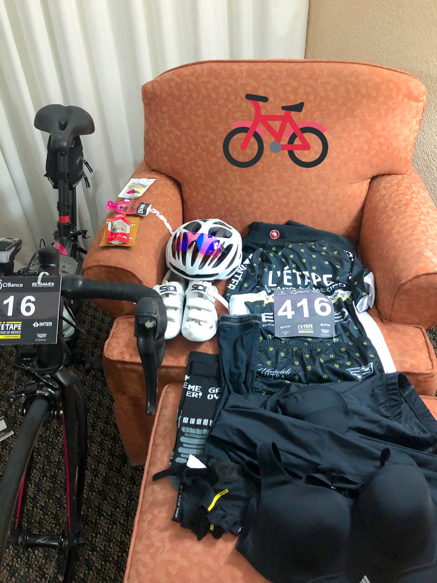 DuniaLudlow's tweet photo. Todo listo... deséenme suerte 🌈🍀 #74km #LaEtapaEdomex https://t.co/gdyQlz90xO