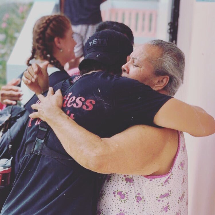 MsKMurphy's tweet photo. 22 Emerson Cavos spent the last week in Puerto Rico rebuilding homes and getting to know the resiliency of our brothers and sisters who braved Hurricane Maria.

All the feels as we leave the place that has shown us what it means to live for something bigger 🖤 As always, #GoCavos https://t.co/3JM4v9agwz