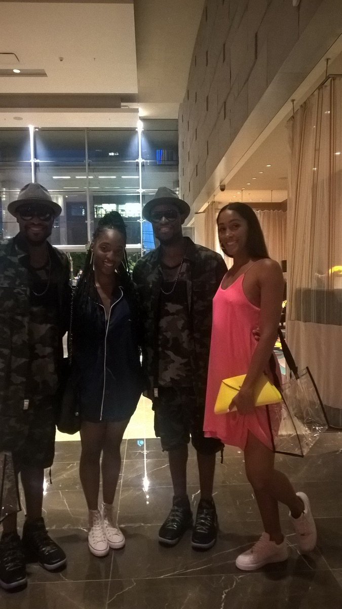 MALLTWINSAC's tweet photo. @MALLTWINS @ianthasherii @KevaKevs @americansoulbet @BET @BETExperience #Bet #AmericanSoul #CaliforniaLove #TwinningIsWinning #EverythingWeDoIsLegendary💯 https://t.co/ClESFJFjZg