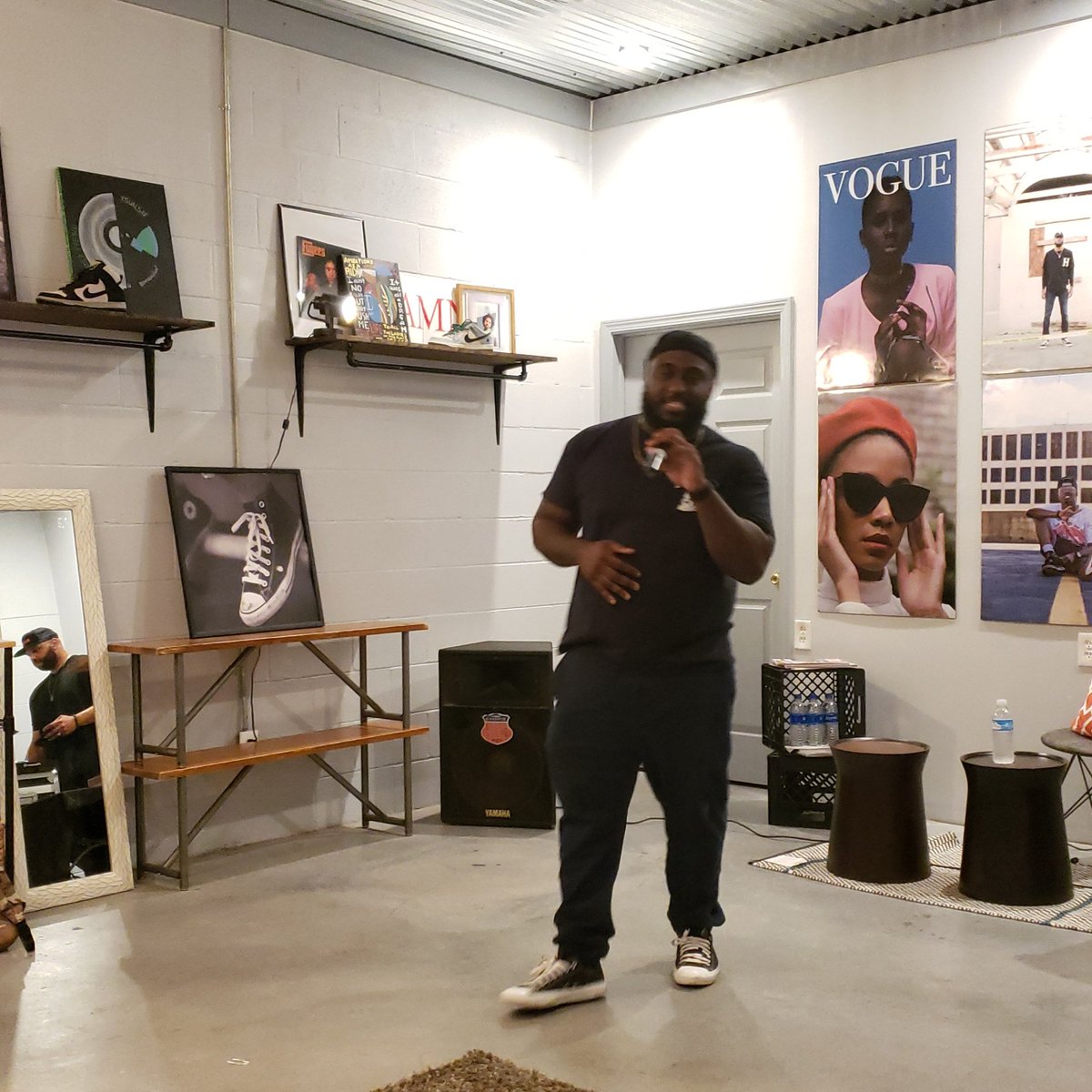MarcelPBlack's tweet photo. 2X #FadeTheFlowSundaysAlumni @raisedfistflood @themurals @ #RuffRuggedAndRaw.
#CultureOverEverything https://t.co/an1tboWfKX